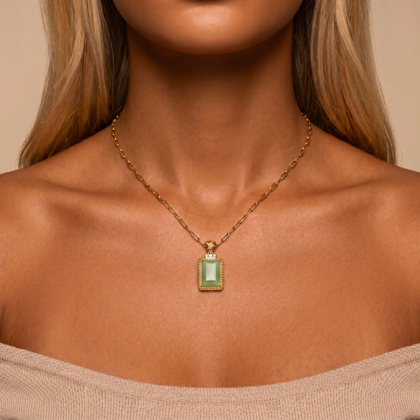 Pendentif avec chaîne Bauhaus - Doré Or jaune 18k, Aventurine verte & Oxyde de zirconium